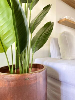 Maceta cerámica esmaltada modelo DELHÍ. Medidas 40cm Ø 50cm h