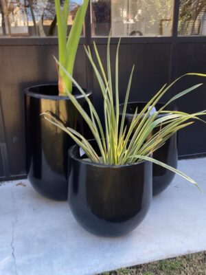 ANTONIA - Maceta fibrocemento laqueado - Medidas 50 H 36cm Ø - Color Negro brillo