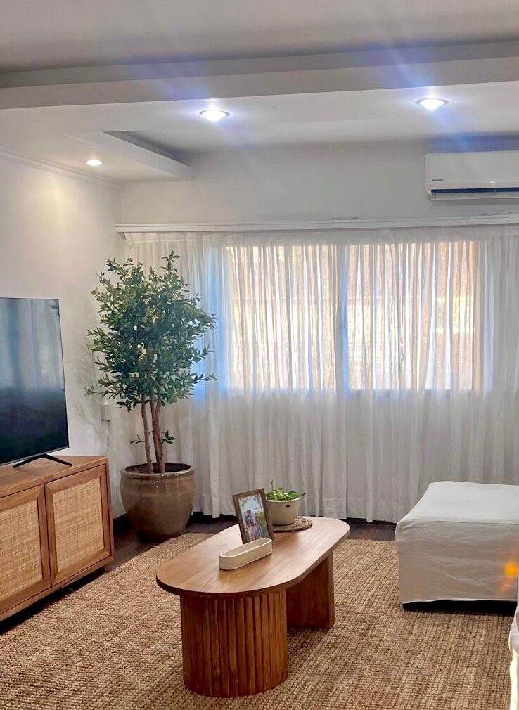 Maceta cerámica esmaltada modelo KALKI. Medidas 48cm Ø 47cm h