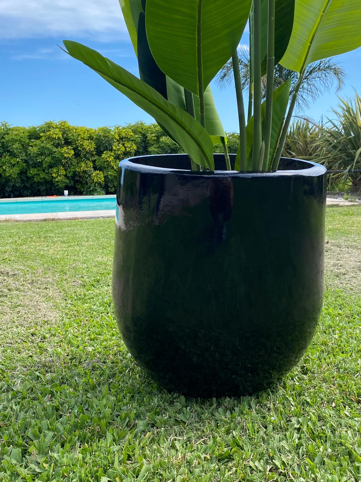 ANTONIA XL - Maceta fibrocemento laqueado - Medidas 60H 53cmØ - Negro laqueado brillo